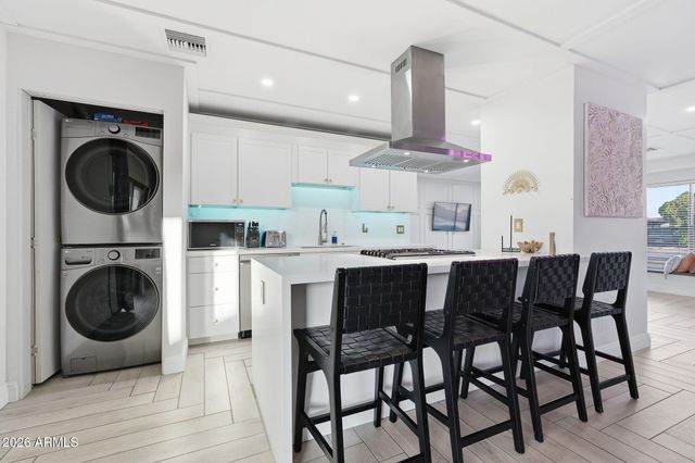 8426 E SHERIDAN Street, Scottsdale, AZ 85257