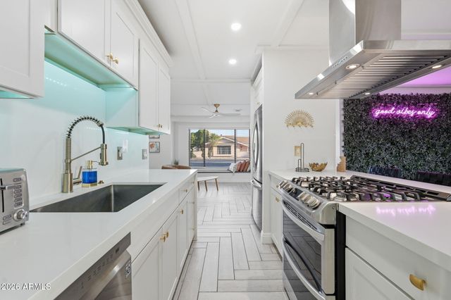 8426 E SHERIDAN Street, Scottsdale, AZ 85257