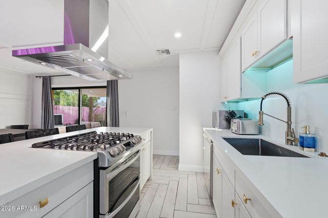 8426 E SHERIDAN Street, Scottsdale, AZ 85257