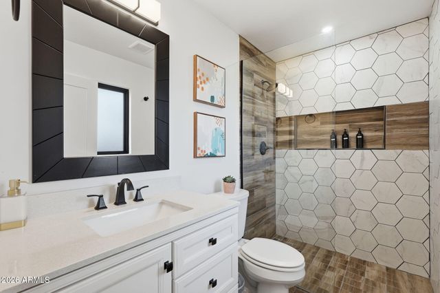 8426 E SHERIDAN Street, Scottsdale, AZ 85257