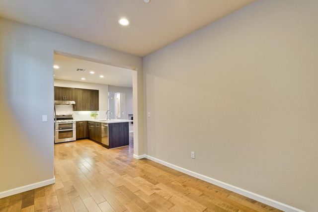 867 Maple Place, East Palo Alto, CA 94303