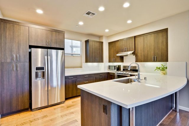 867 Maple Place, East Palo Alto, CA 94303