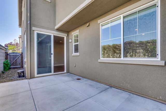 867 Maple Place, East Palo Alto, CA 94303