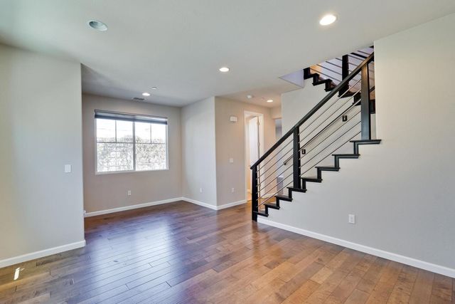 867 Maple Place, East Palo Alto, CA 94303