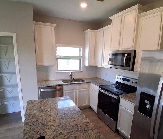 1432 Park Trails Boulevard, Princeton, TX 75407