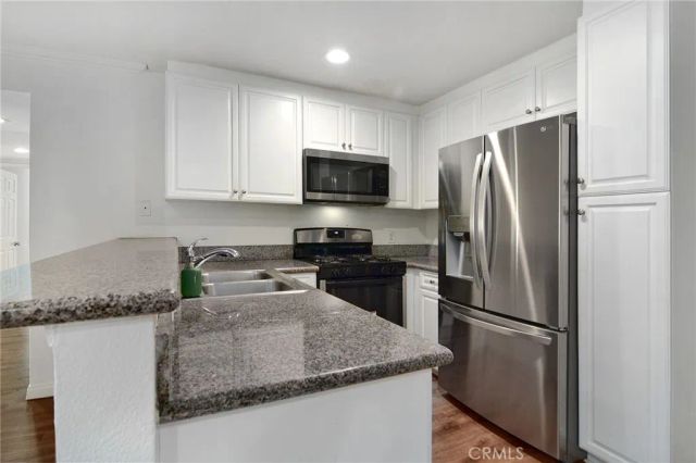 5525 Canoga Avenue 124, Woodland Hills, CA 91367
