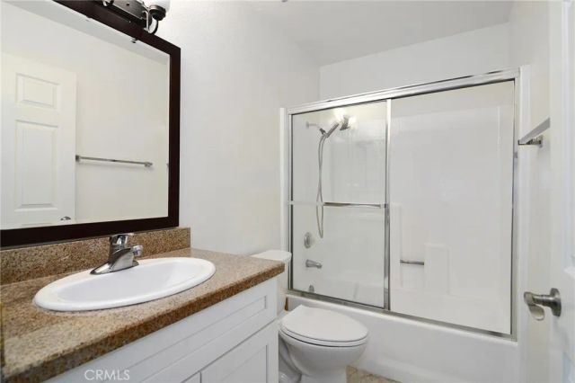 5525 Canoga Avenue 124, Woodland Hills, CA 91367