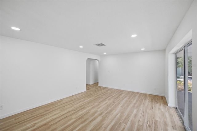 7520 20TH STREET N, St Petersburg, FL 33702