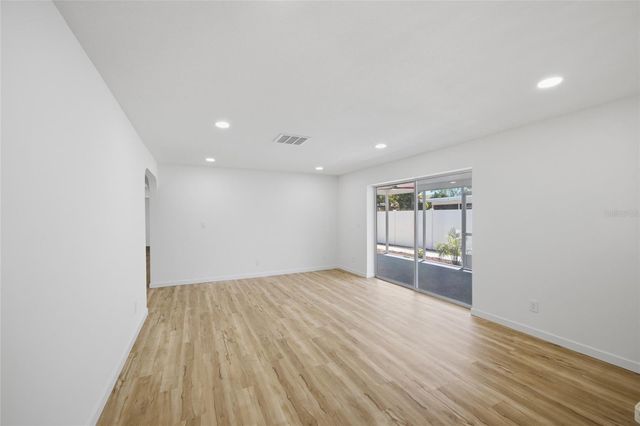 7520 20TH STREET N, St Petersburg, FL 33702