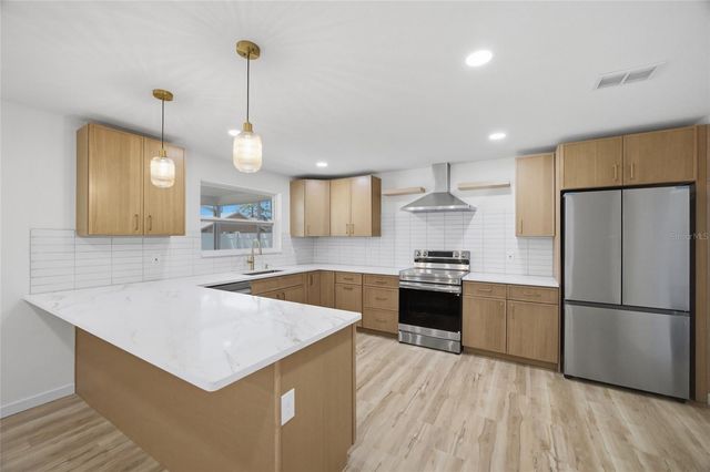 7520 20TH STREET N, St Petersburg, FL 33702