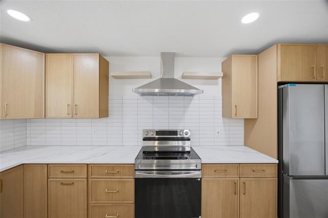 7520 20TH STREET N, St Petersburg, FL 33702