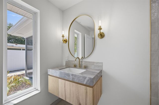 7520 20TH STREET N, St Petersburg, FL 33702