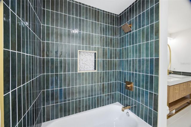 7520 20TH STREET N, St Petersburg, FL 33702