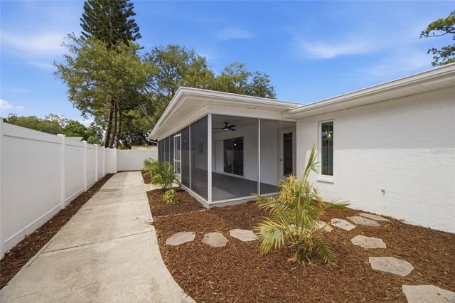 7520 20TH STREET N, St Petersburg, FL 33702