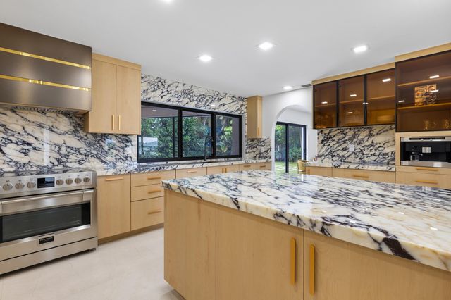 342 Fairway W, Tequesta, FL 33469