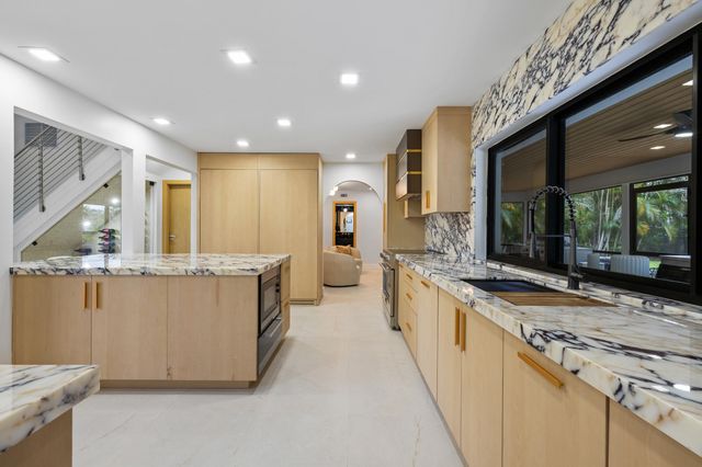 342 Fairway W, Tequesta, FL 33469