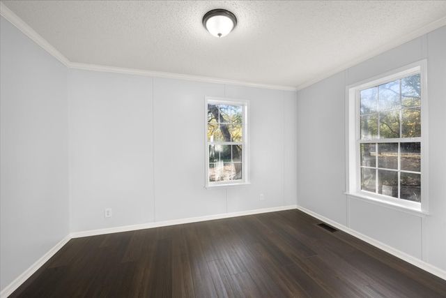 109 Summers Circle, Azle, TX 76020