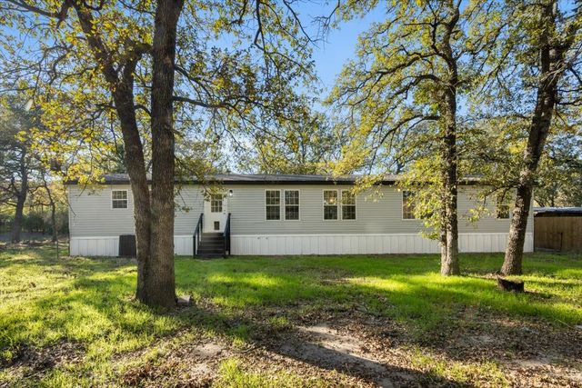 109 Summers Circle, Azle, TX 76020