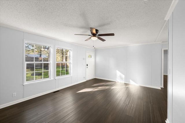 109 Summers Circle, Azle, TX 76020