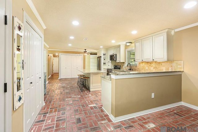 26049 Vincent Dr, Denham Springs, LA 70726