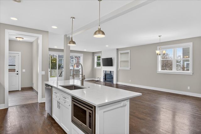 721 E Farnum Avenue, Royal Oak, MI 48067