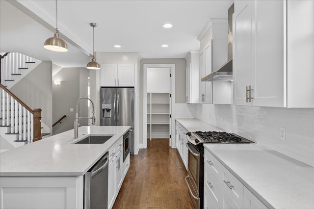 721 E Farnum Avenue, Royal Oak, MI 48067