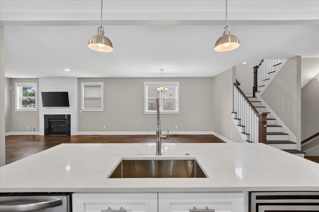 721 E Farnum Avenue, Royal Oak, MI 48067