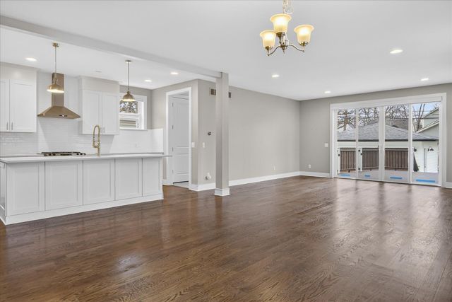 721 E Farnum Avenue, Royal Oak, MI 48067