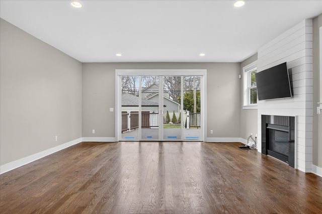 721 E Farnum Avenue, Royal Oak, MI 48067