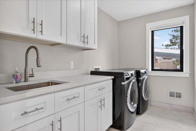 721 E Farnum Avenue, Royal Oak, MI 48067