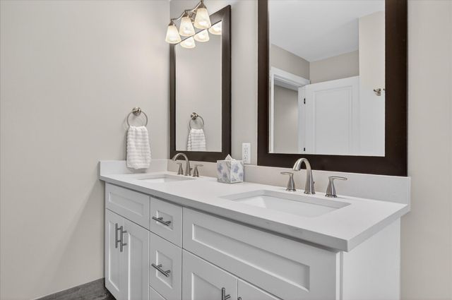 721 E Farnum Avenue, Royal Oak, MI 48067