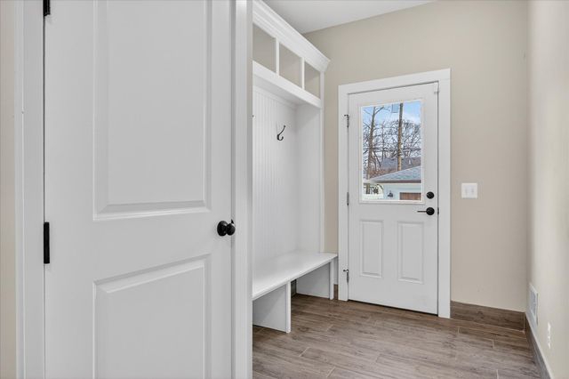 721 E Farnum Avenue, Royal Oak, MI 48067