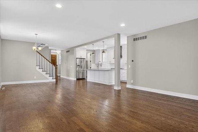 721 E Farnum Avenue, Royal Oak, MI 48067