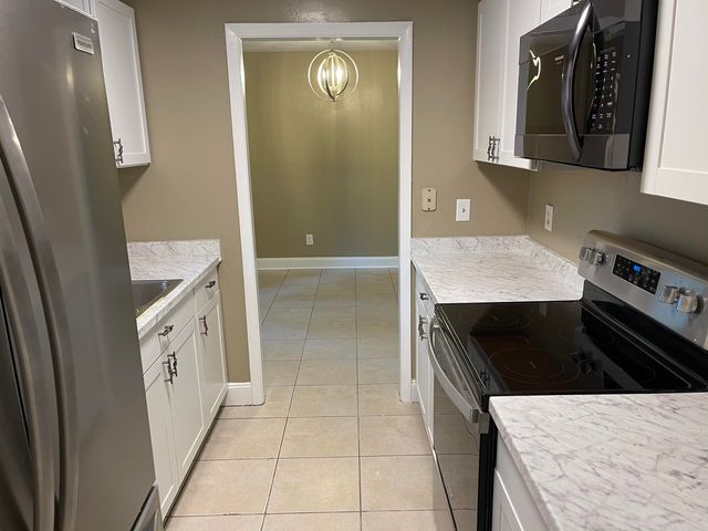 2601 RIPPEE RD, Tallahassee, FL 32303