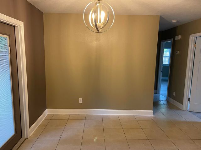 2601 RIPPEE RD, Tallahassee, FL 32303