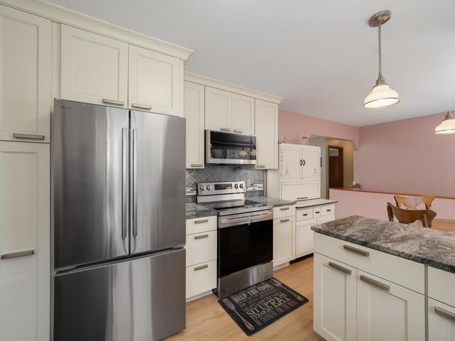 21350 Eveleth Street NE, East Bethel, MN 55011