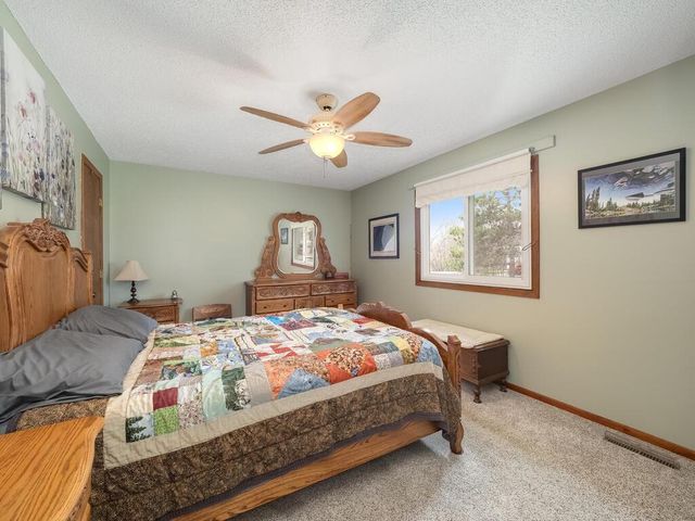 21350 Eveleth Street NE, East Bethel, MN 55011