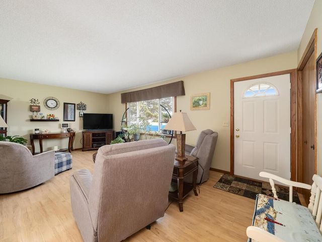 21350 Eveleth Street NE, East Bethel, MN 55011