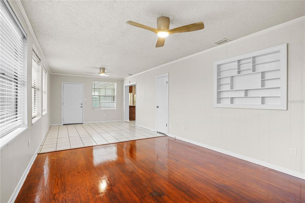 Image 16 of property listing at 3926 CITADEL DRIVE, Orlando, FL 32839