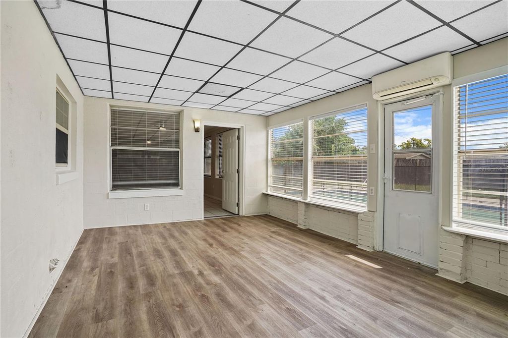 Image 21 of property listing at 3926 CITADEL DRIVE, Orlando, FL 32839