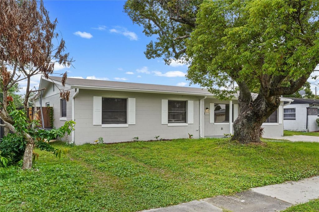 Image 4 of property listing at 3926 CITADEL DRIVE, Orlando, FL 32839