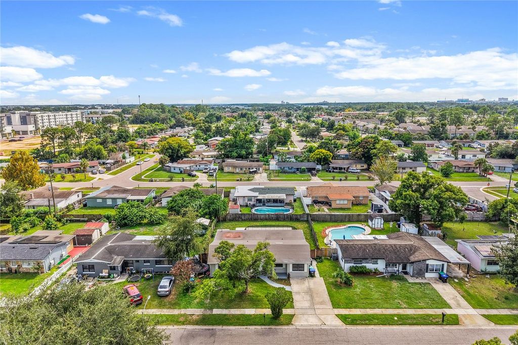 Image 5 of property listing at 3926 CITADEL DRIVE, Orlando, FL 32839
