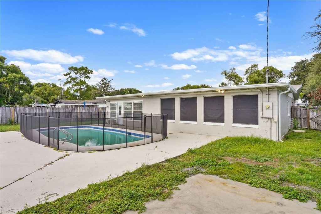 Image 9 of property listing at 3926 CITADEL DRIVE, Orlando, FL 32839