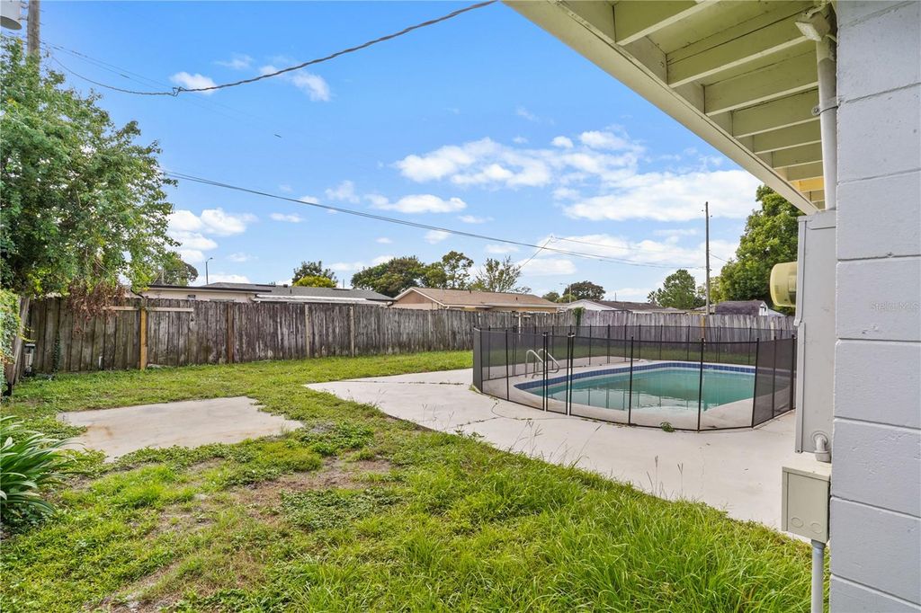 Image 10 of property listing at 3926 CITADEL DRIVE, Orlando, FL 32839