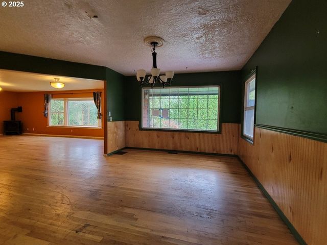 2910 Se HILLYARD Rd, Gresham, OR 97080