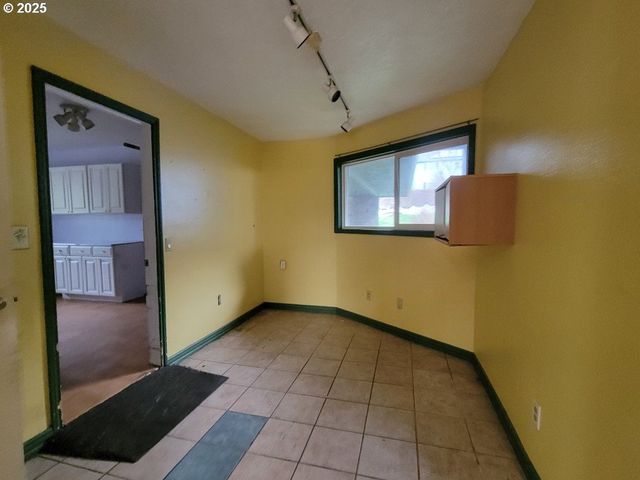 2910 Se HILLYARD Rd, Gresham, OR 97080