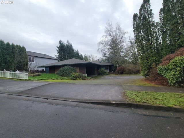 2910 Se HILLYARD Rd, Gresham, OR 97080