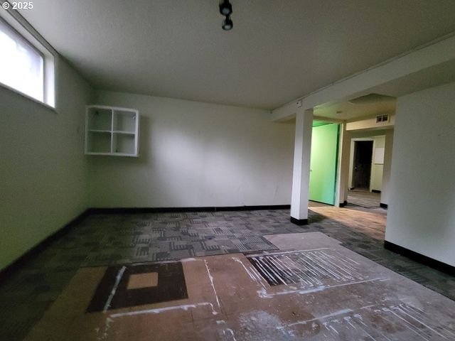 2910 Se HILLYARD Rd, Gresham, OR 97080