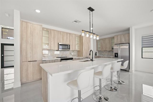 6337 CHORUS DRIVE, Mascotte, FL 34753