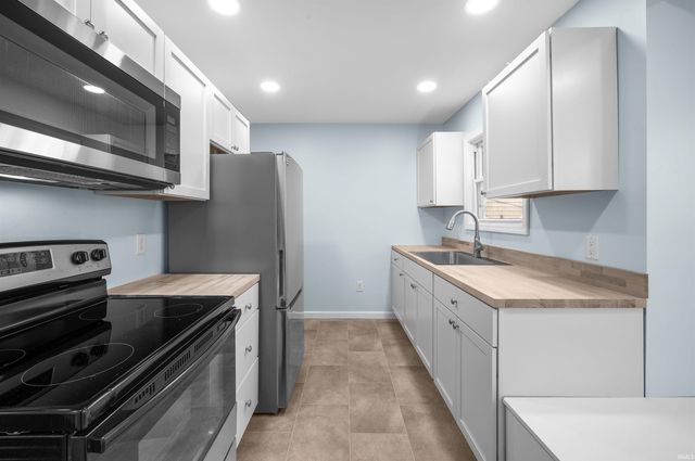 52236 Myrtle Avenue, South Bend, IN 46637